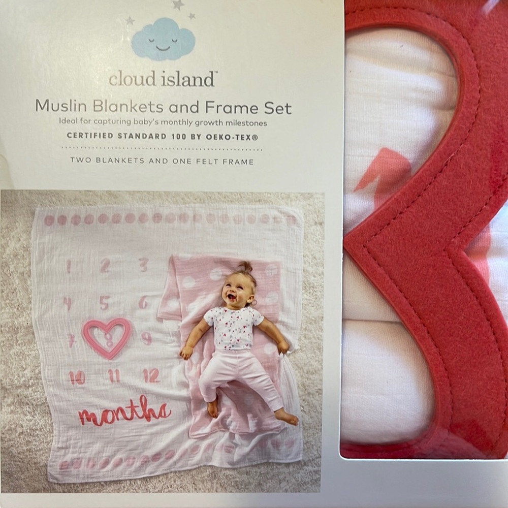 2 Blanket and Frame Set for counting baby’s monthly growth milestones